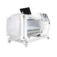 Hyperbaric Chamber Designed for Advanced Recovery, Transparent Cylindrical Shell, Mobile Base, Real-Time Monitoring